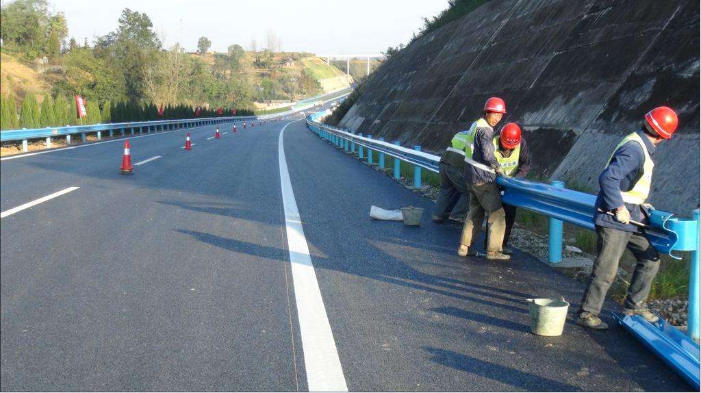 孝感公路护栏的重要职能有哪些？
