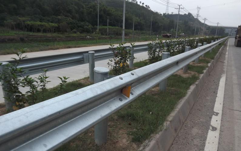 1-20051P95534B4 高快公路护栏