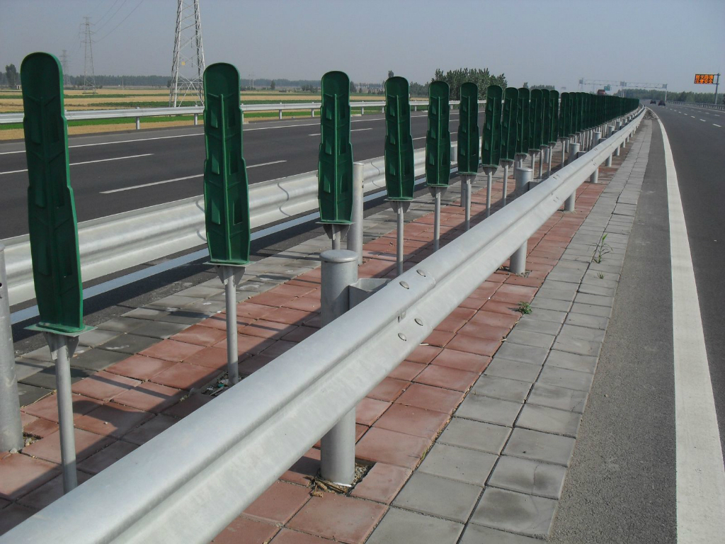 1-20051P9554V06 高快公路护栏